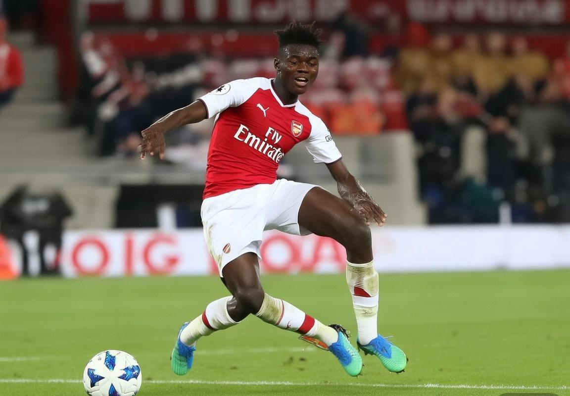 阿森纳欧冠小组赛全胜晋级淘汰赛，马杜埃凯双响创纪录